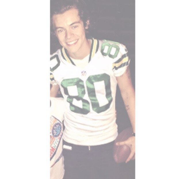 free follow from @boeniall PLEASE FOLLOW HER OKAY ILY