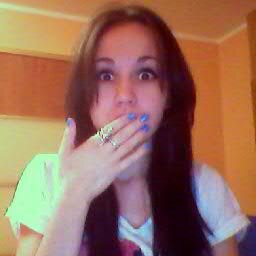 une_folle_fille's profile picture. я слишком баба, чтобы не психовать по пустякам.