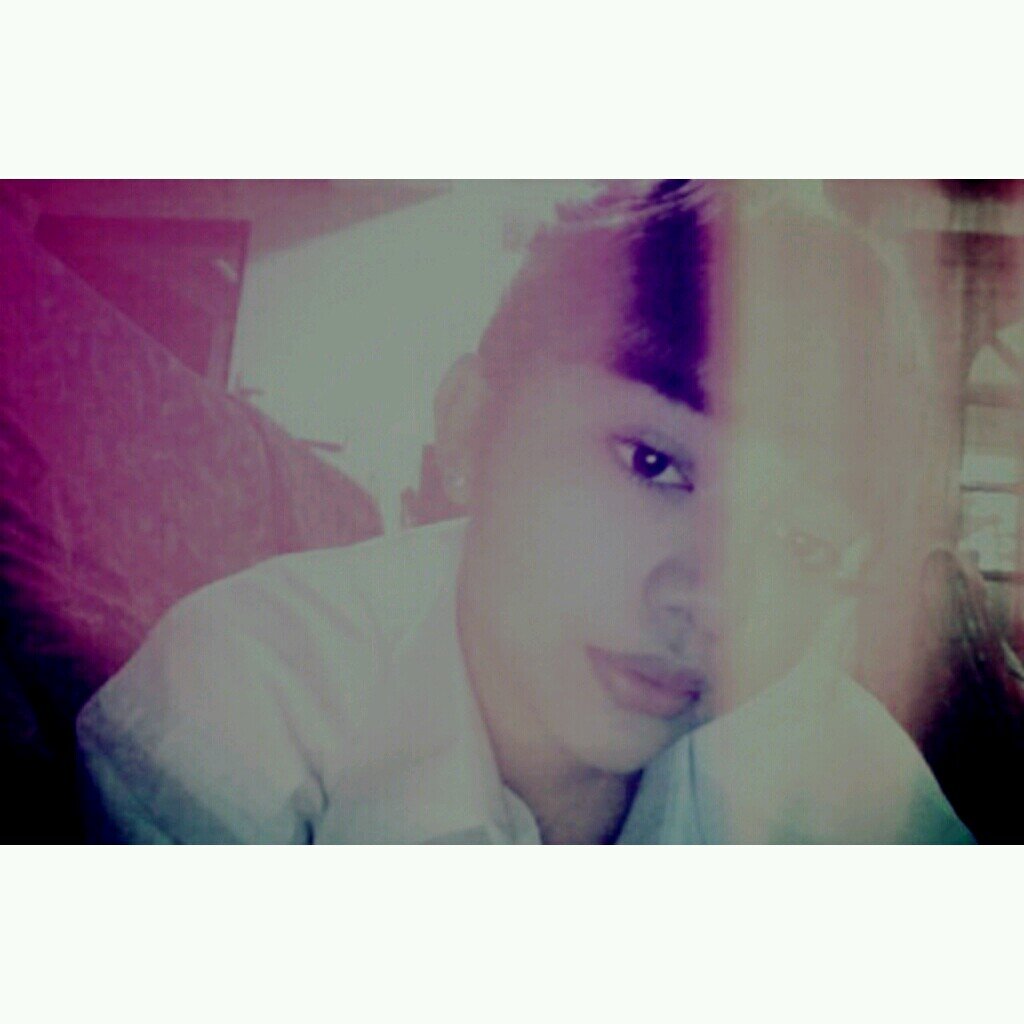 zaphyrah's profile picture. half-elven, aspiring fashion designer & co-owner of Geekyparadise.