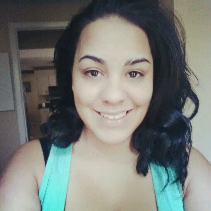 livelaughluv324's profile picture. 