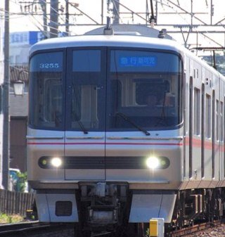 こりゃどうも。名鉄車両の一員でよく普通運用、時には3500系・3300系と急行運用、2200系と特急運用をしている3100系、3150系のbotです。新型金魚鉢、シルバーの両方について呟きます。あ…それとあとは…よろしく。