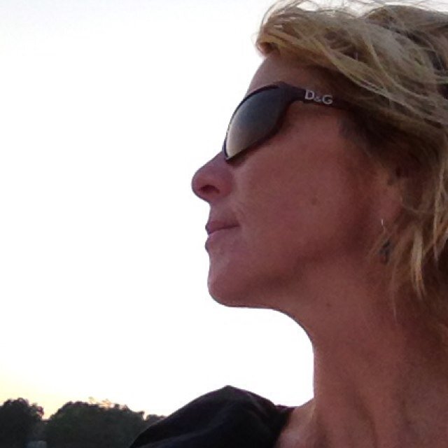 Lovin' life by the mountains and the sea.