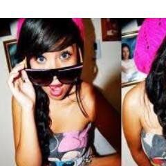 Va follow @Super_Posey et apres je te follow