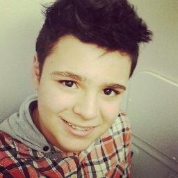 Há sempre alguma loucura no amor. Mas há sempre um pouco de razão na loucura.