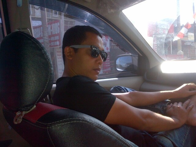 iq_boul's profile picture. Kalau takut melihat kedepan lihatlah kesamping teman sejati pasti ada