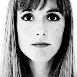 auteur chanteuse comédienne
