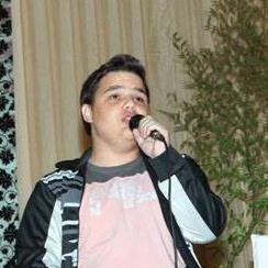 eduardo_frena's profile picture. Chocho, capenga, anêmico, frágil e inconsistente. Professor, cantor e pianista