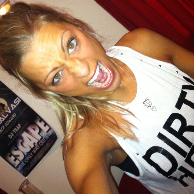 Slammy03's profile picture. ❤

If I could...I would live in a world with only animals.

Be young, be dope, be proud.