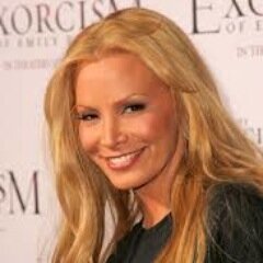 They don't call me the Queen of the Internet or the Most Downloaded Woman in the World for nothing! Join me and build your profile @ http://t.co/hLEnPQSkoq