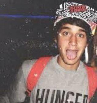 Hey I'm from the @Janoskians (YouTube it:) Commonly defined as a crazy white boy http://t.co/ji9l1PiQTS