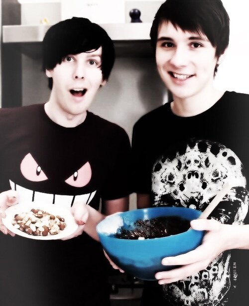 dan howell phil lester chris kendall pj liguori