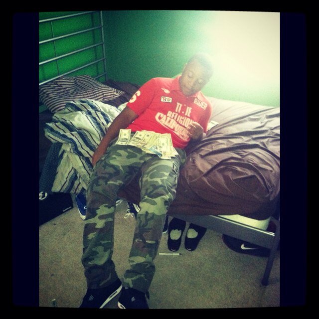 _Stackindollas_'s profile picture. If it aint about no money my convo ova wit u i stay in the cash lane not fuckin wit too many