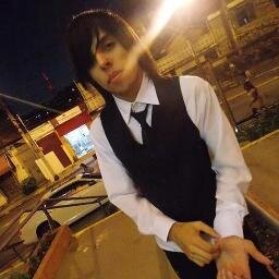 Apenas 18 anos, escritor do http://t.co/4GUQuowHjT, e músico ^^ follow me #