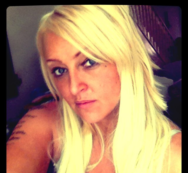 Im a mum of four, I love nail art and new nail trends, I just love all that is nails !!!!!  #mynailcorner