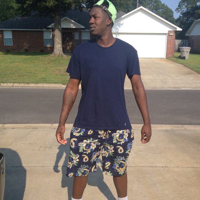 aye imma young nigga and i like new shit checkup throwing money up i aint sick ... #HawthornDriveFam # Southside # R.I.P Grandma Cat # R.I.P Torey # R.I.P V-Roc