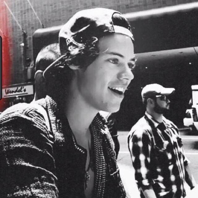 harrysmyboyx's profile picture. hold back your thoughts & live like robots.