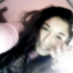 Hello me llamo Ale tengo 14 e.e liewdiosjia Okno ._. soy hunter me gusta miley   y  me encantan los gatitus Si me sigues te sigo BITCH!  ~miauu~