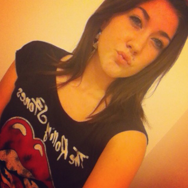 vickimessercola's profile picture. been an asshole since '95