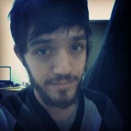 Talvez precise bem mais que um sorriso incapaz de me prender a atenção.