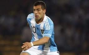 jugador profesional de futbol actualmente en Velez Sarfield ....clubes que jugue Velez y Villareal