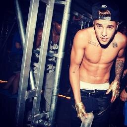 Se o Justin é o seu mundo, esse twitter é pra você! 
Criado:03/07/10
 Fã desde:18/10/09