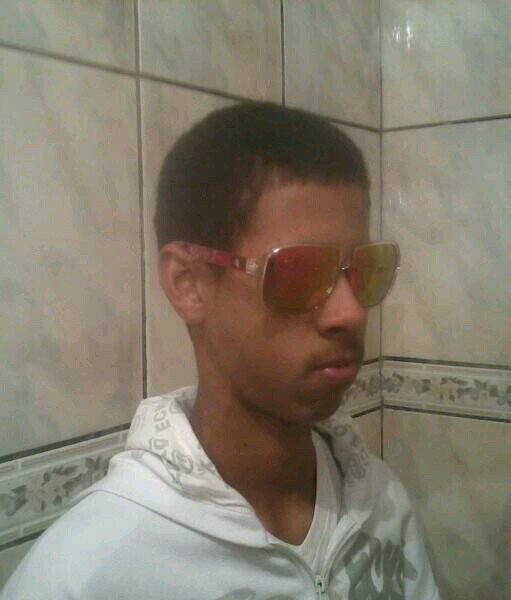 Seja humilde, pois até o sol com toda sua grandeza se põe e deixa a lua brilhar