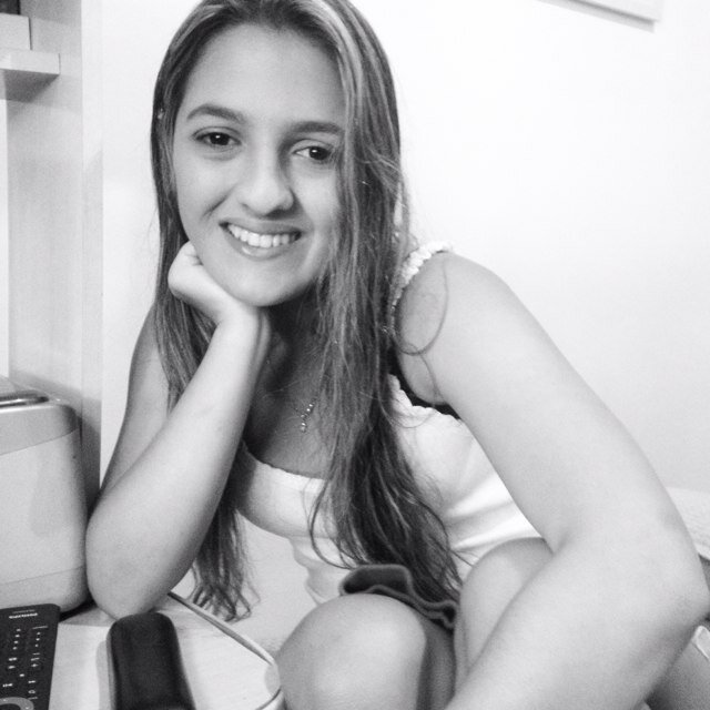 ''a vida é como um espelho,obtemos melhores resultados quando sorrimos.''