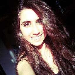 Taurina, divertida, é modelo, amiga..etc
  '---  Segue. e sigo de volta! ---'