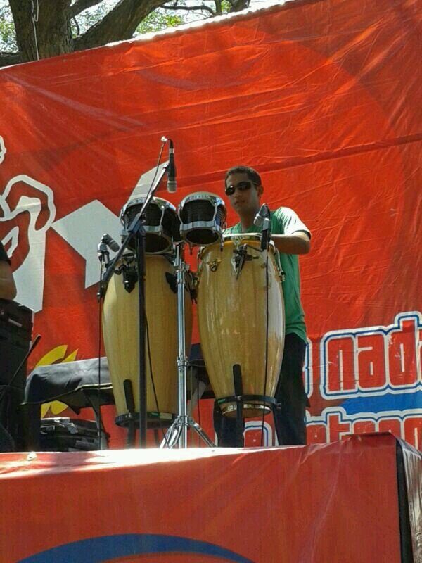 marco_moreira87's profile picture. funny... just get to know me... trabajador, musico y payaso!!