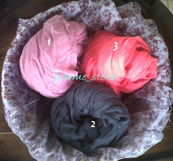 Femme Store is Online Store and it's all about muslimah beauty | Owner @nnaratna and @tyasoray | SMS 085717176638 / LINE : tyasoray
