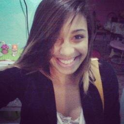 Eu sou aquela garota que corre atrás de seus sonhos, e faz de tudo pra ser feliz!