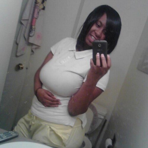 Pretty && Free !  Est 06.09.93 #FamilyFirst #TeamFollowBack  #JussMentionMe :)
