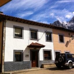 Casa rural de alquiler completo para 10 personas, en pleno corazón de los Picos de Europa.