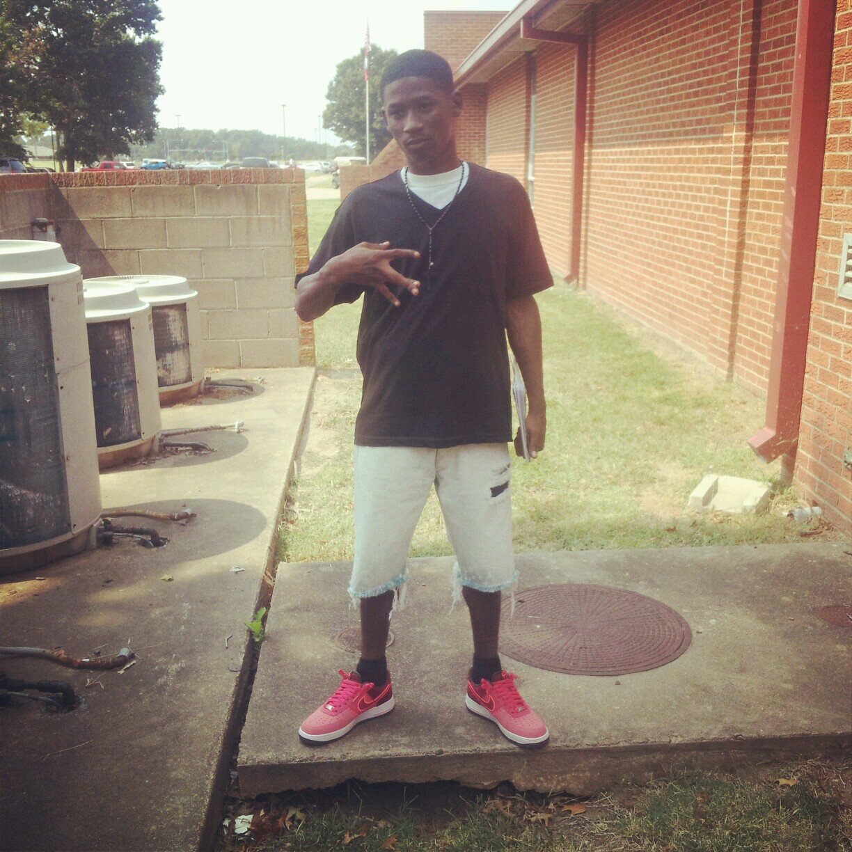 they call me D-Lito ...follow me ill follow bak money squad ENT...