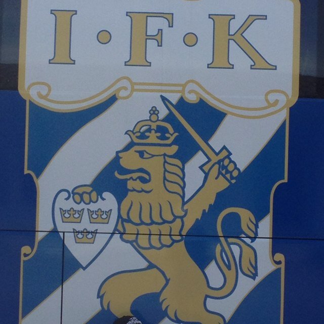 Bor i Mellerud med Blåvitt som favoritlag.