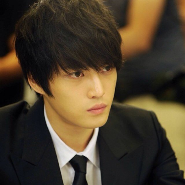 ยองอุนแจจุง แห่งราชวงศ์เทพ สวย เสียงดี รวย ชอบ กระเป๋าหลุยส์ ชอบรถแรงๆ เลิฟช้าง เอ็นดูหมี สนใจมาฟอลผมมานะครับ #RT