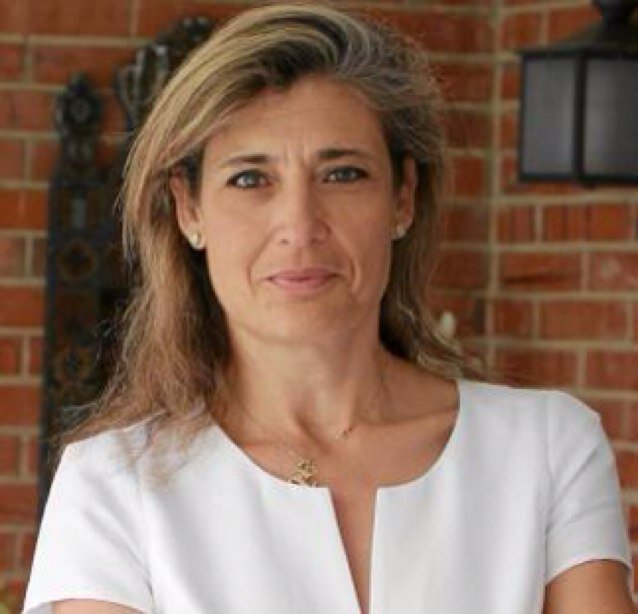 Editora, empresaria y formadora de directivos.