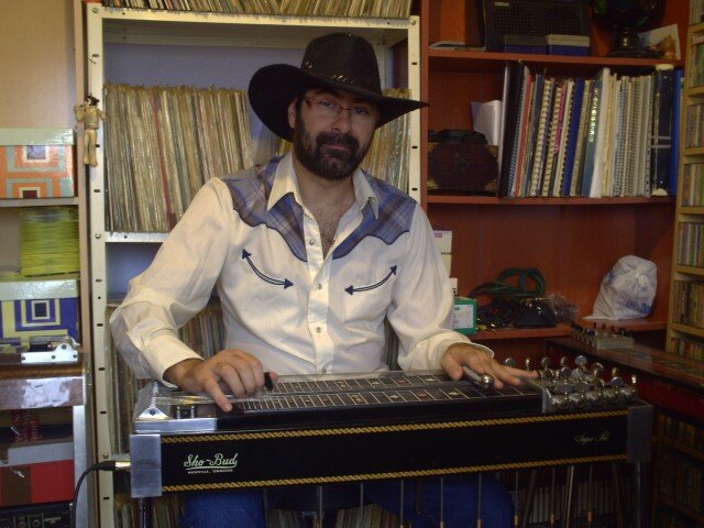 Pedal steel, dobro, banjo, mandolin, harmonica, etc. Professional for bands, live & studio, Western & Country, Bluegrass, Southern, Americana. Madrid/provincia