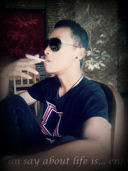 denny_andrias's profile picture. 