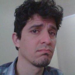 Gosto de uns filme, umas série, umas música. E curto uns plural também. Publicitário e roteirista (mas que na verdade trabalha na área de Tecnologia).