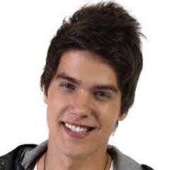 Eu que vivo com α cαbeçα nα luα, com músicα no ouvido e corαção nα bocα :)
eu sou meninα e mulher, eu sei muito bem o que quero .