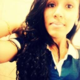 Prazer ela mesmo Vanessa Queiroz ! 
uma menina que canta ,dança, 
Ama Coca-COLA,é Pisciana,Adorooo Fazer novas amizades ! me seguii!sigo de volta!