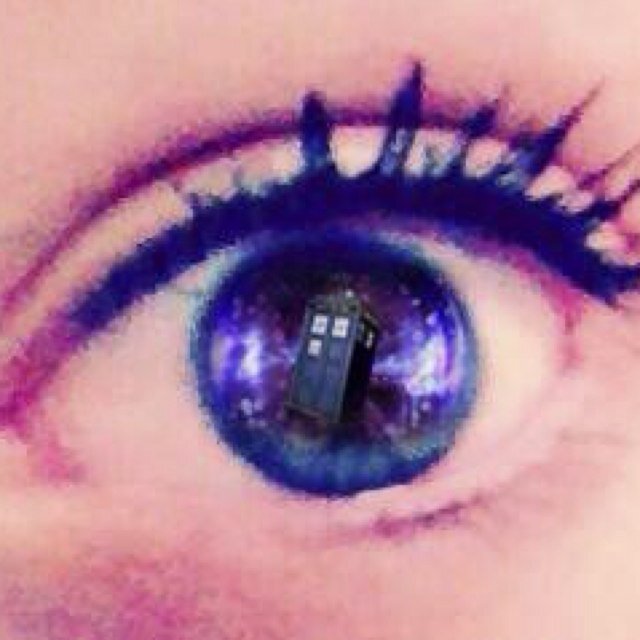 I like benedict cumberbatch&music alot. overall fangirl... Tweet me ok? I dont bite! whocklocked4lyf. #sherlocklives