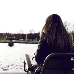 Rubia. 65% agua y 36% cafeína: mens dispersa in corpore serrano. Aquí se come traducción con cosas. • Medical ES/EN/FR/IT 🧬 •