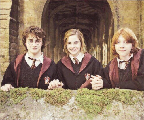 Perfil para potterheads, con imagenes, facts y quotes. Síguenos!