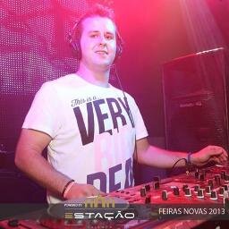 Desde cedo sentia gosto pela música, nomeadamente música eletrónica. Para adquirir mais conhecimentos técnico, fez o curso de Dj na BimotorDj de Braga.