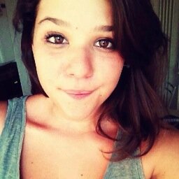 A thousand miles seems pretty far, but they've got planes and trains and cars and I'd walk to you if I had no other way!
Love @onedirection @Real_Liam_Payne.