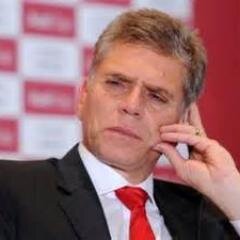 Negociando minha volta às arabias. Sigam: @Treinador_SPFC