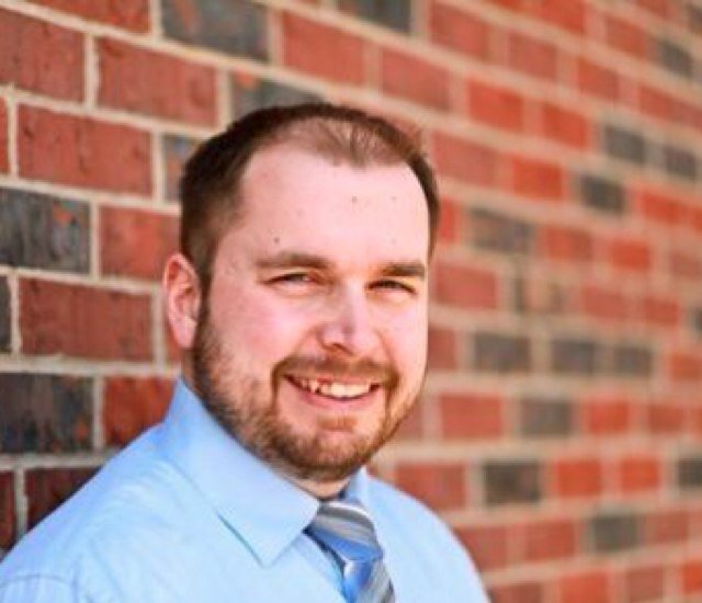 Husband, Dad and Furniture Specialist for EAKES Office Solutions. Helping clients design their work space to work more efficiently. FAITH, FAMILY, FRIENDS