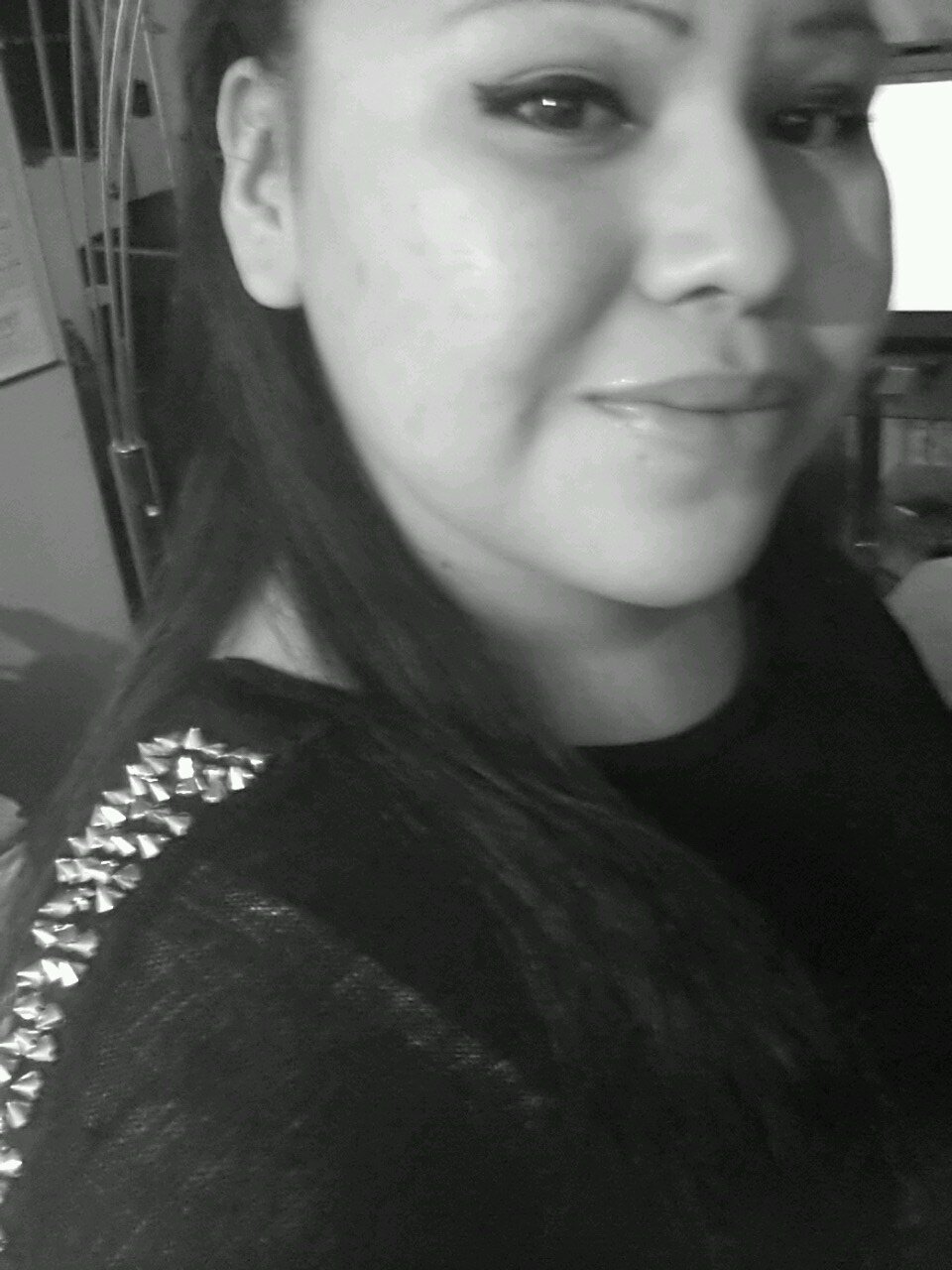 got kik? follow me. ox.niomi.xo